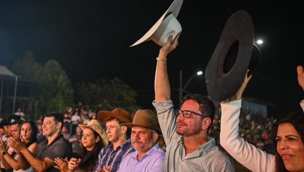 Em Epitaciolândia, Gladson Camelí participa do 12º Circuito Country